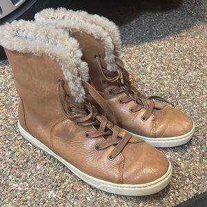 Tan ugg sneaker boot